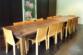 �����˥�